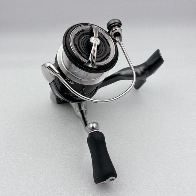 【美品】ダイワ 24ルビアス LT2500S-XH スピニングリール