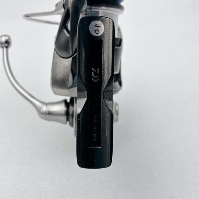 【美品】ダイワ 24ルビアス LT2500S-XH スピニングリール