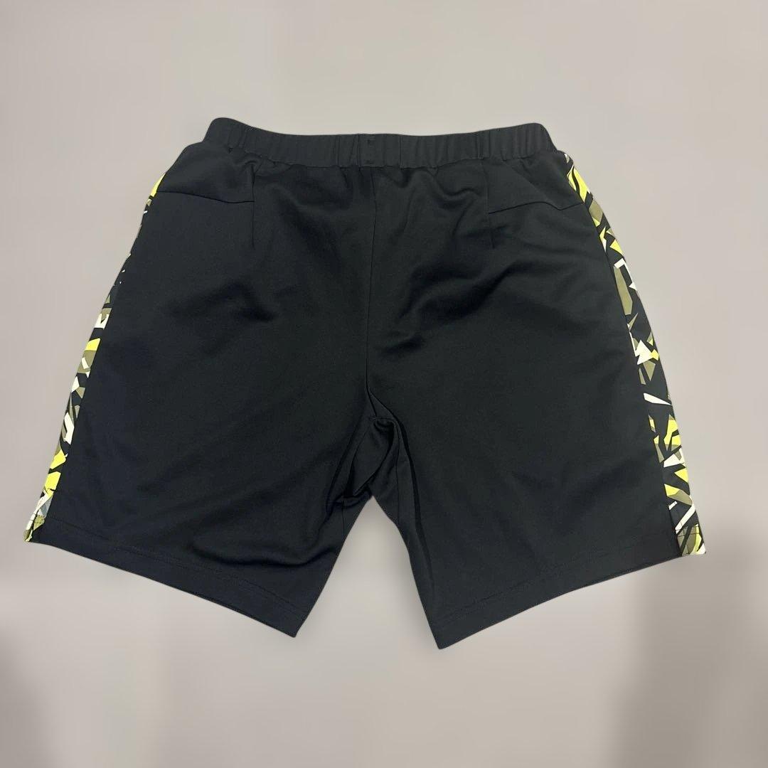 YONEX バドミントンショーツ ブラック/イエロー JP L