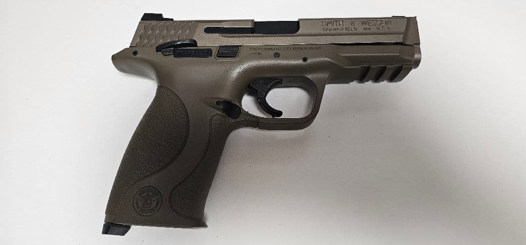 東京マルイ　M&P9 Vcustom スペアマガジン付き