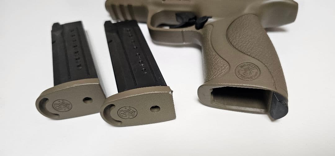 東京マルイ　M&P9 Vcustom スペアマガジン付き