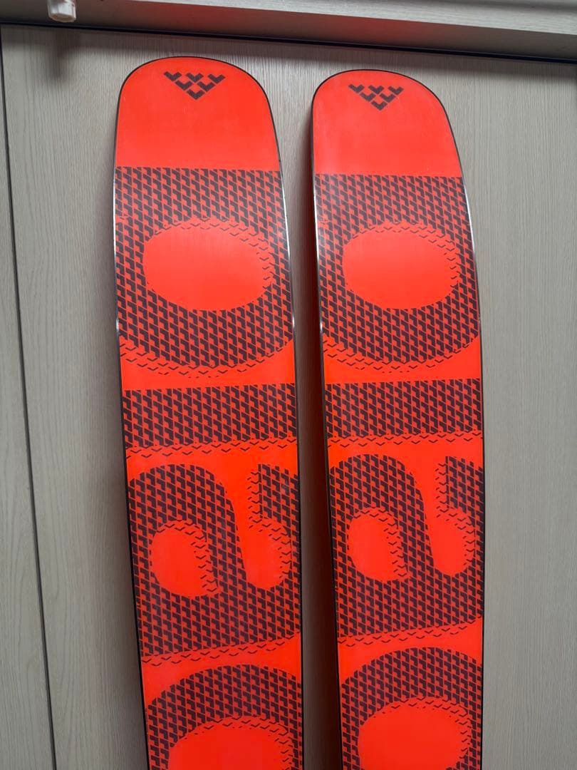 y*e様 【限定値下げ中】black crows nocta 188cm リーシ