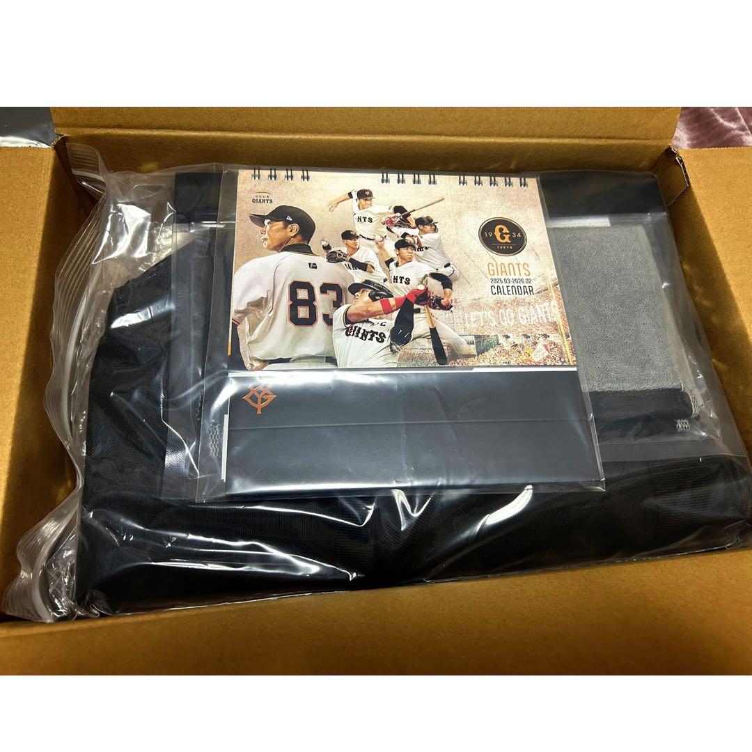 読売　ジャイアンツ　入会記念　特典　トートバッグ　ハンドタオル　カレンダー