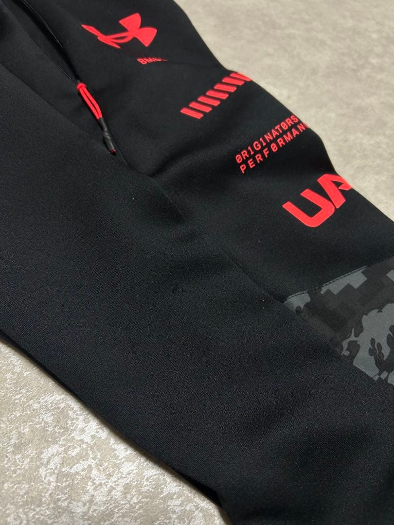 希少 良品 UNDER ARMOUR ハイブリッドニットパンツ 切替 M