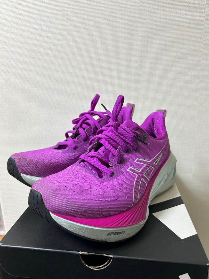 asicsレディース NOVABLAST 4ランニングシューズ