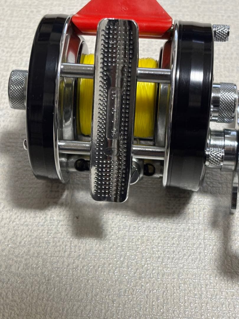 ABU Ambassadeur 5600C 赤ベロ