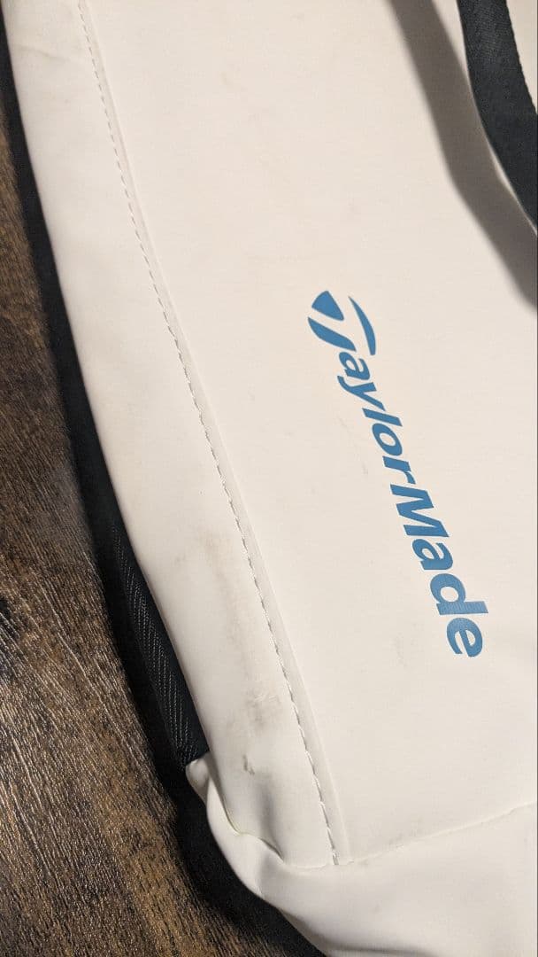 TaylorMade ホワイト　ロッカーバッグ