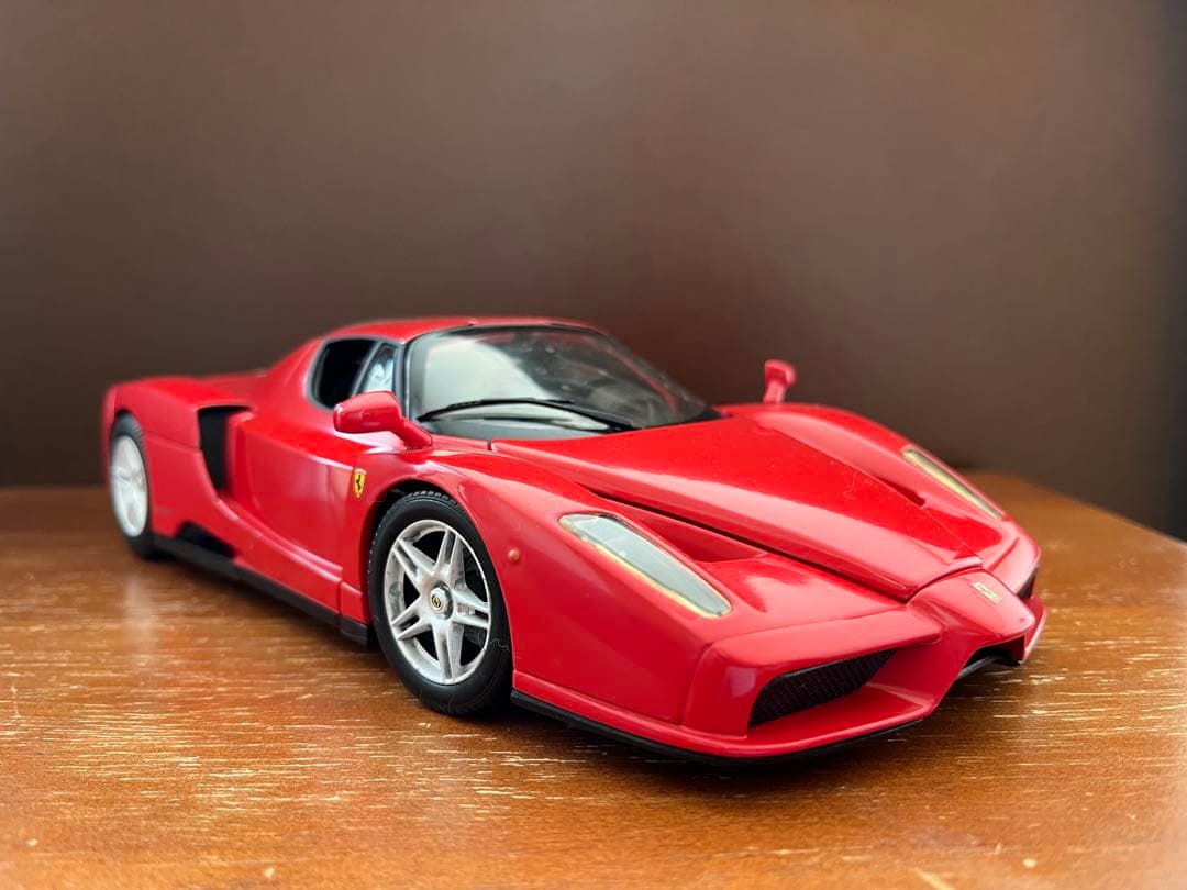 エンツォフェラーリ1/18ホットウィール