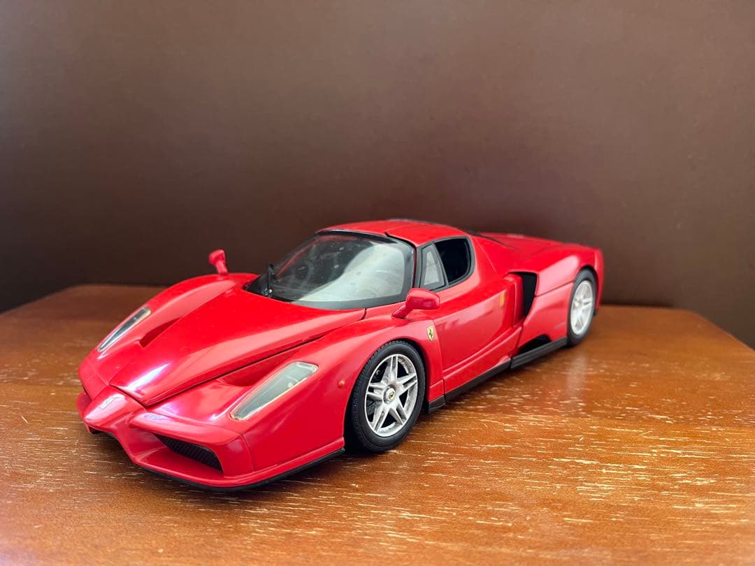 エンツォフェラーリ1/18ホットウィール