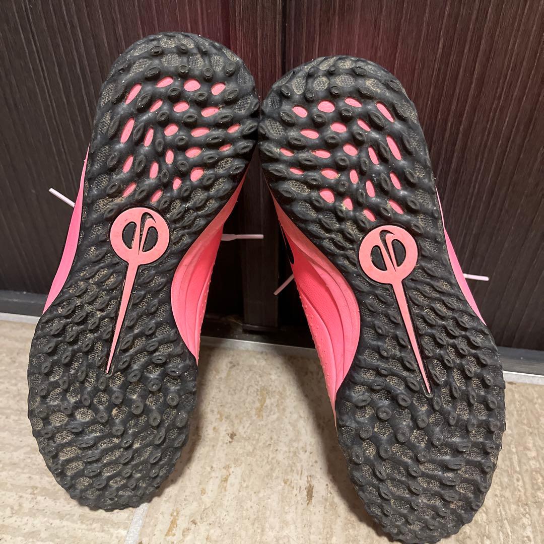 Nike サッカーシューズ ピンク ブラック