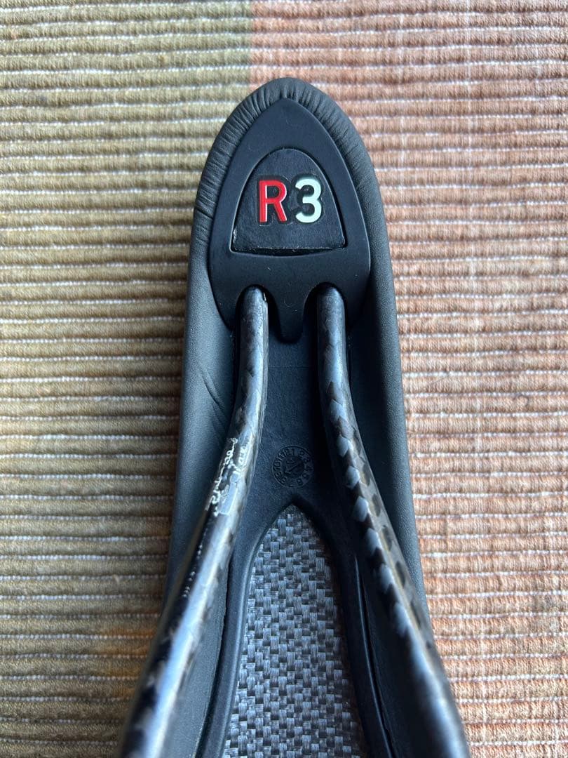 fizik アリアンテ　R3 カーボン　フィジーク　ロードバイク　ピスト