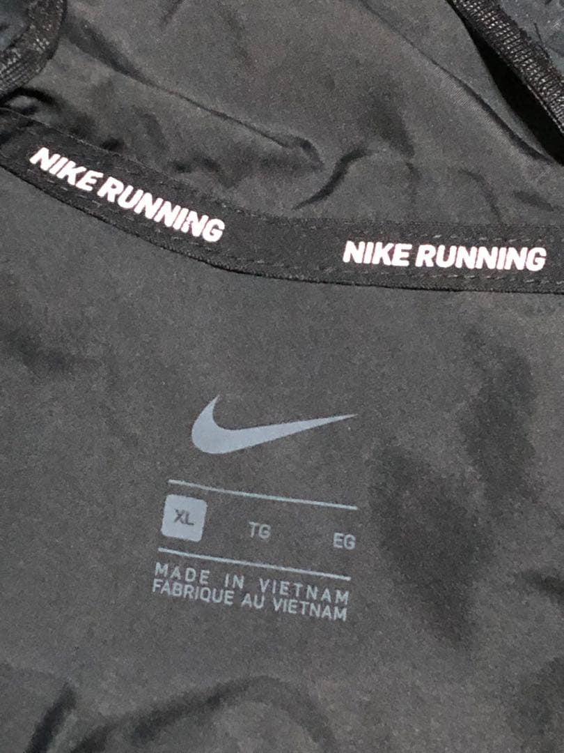 NIKE ナイキ エッセンシャル フラッシュ フーディ リフレクティブジャケット