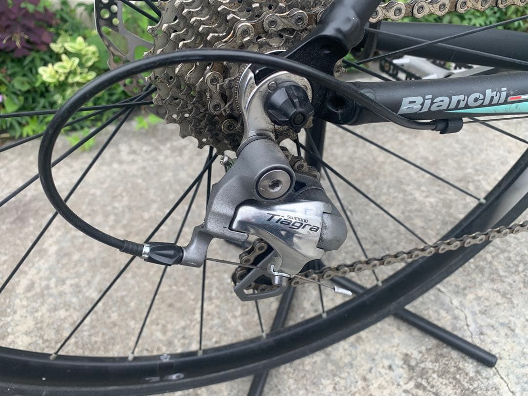 ほぼ新品 Bianchi ロードバイク 105/Tiagra Disc