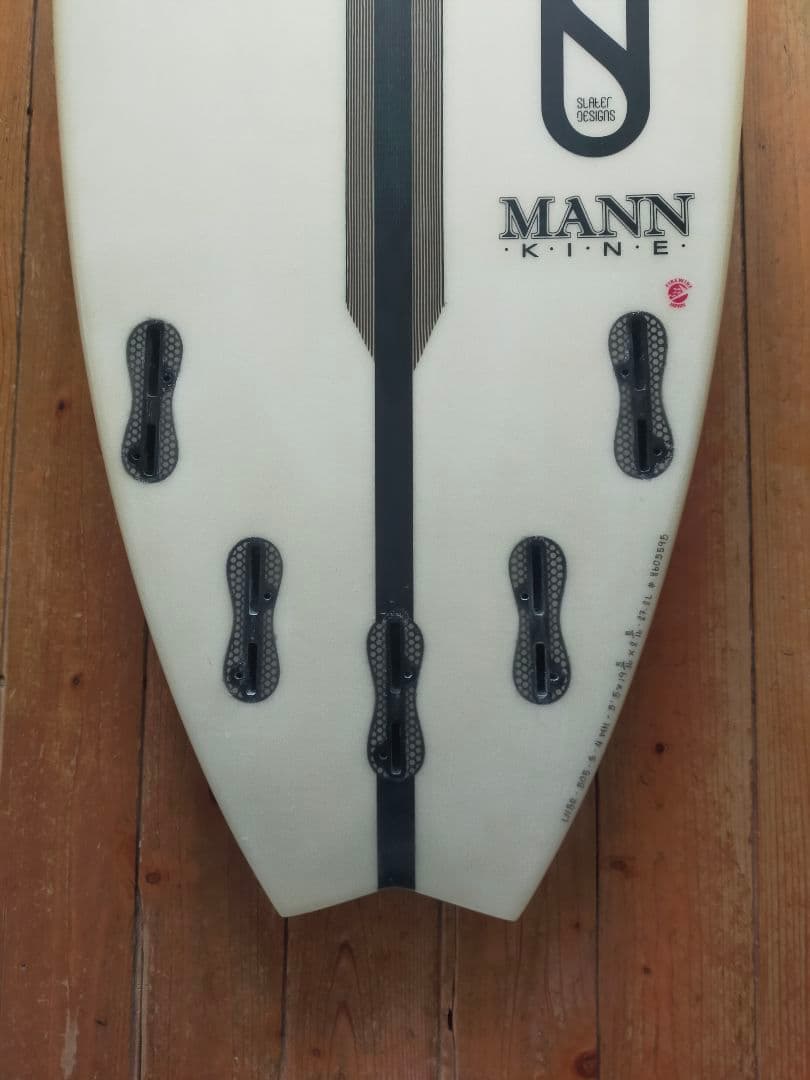 SLATER DESIGN NO BRAINER ショートボード5’5