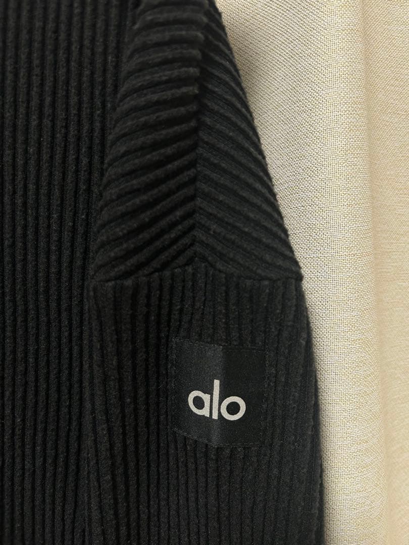 alo yoga ブラックトレーナー　サイズS
