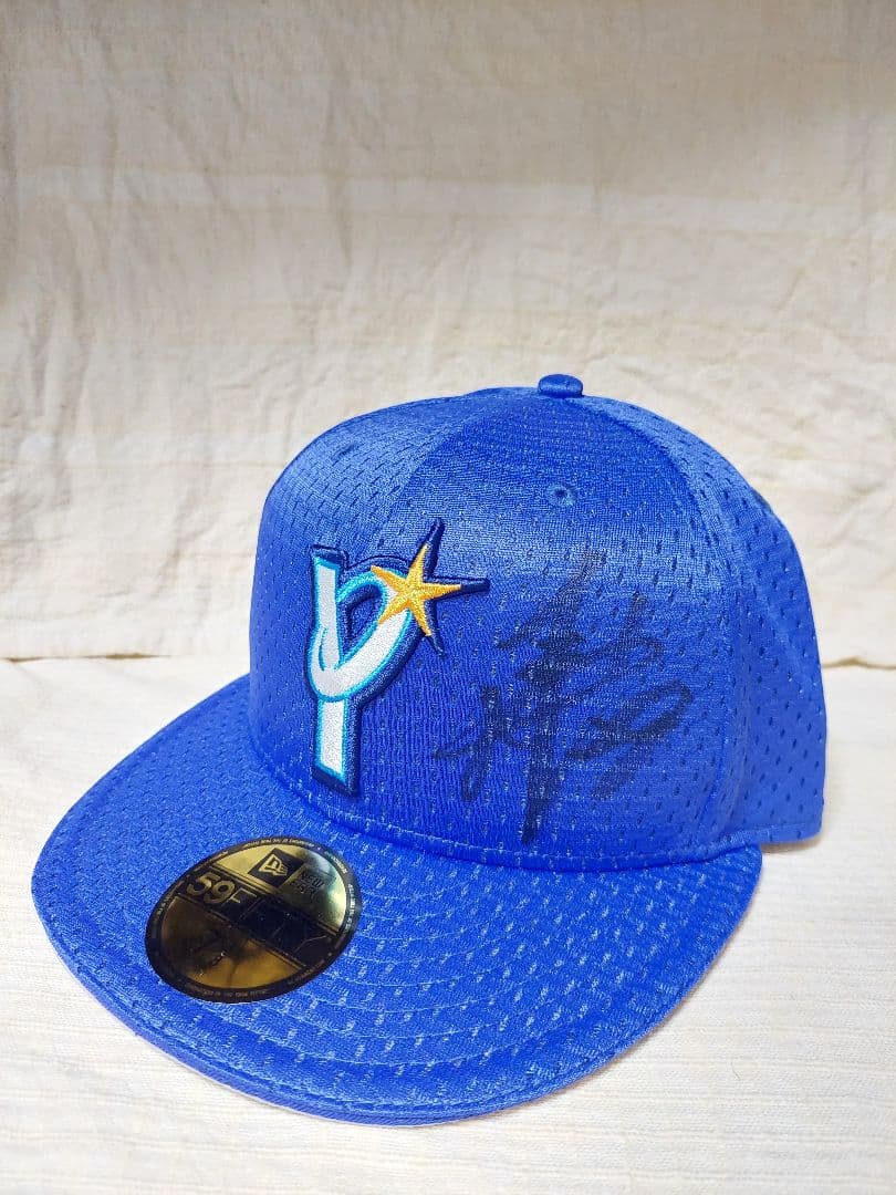 ベイスターズ　伊藤選手　サイン　New Era キャップ
