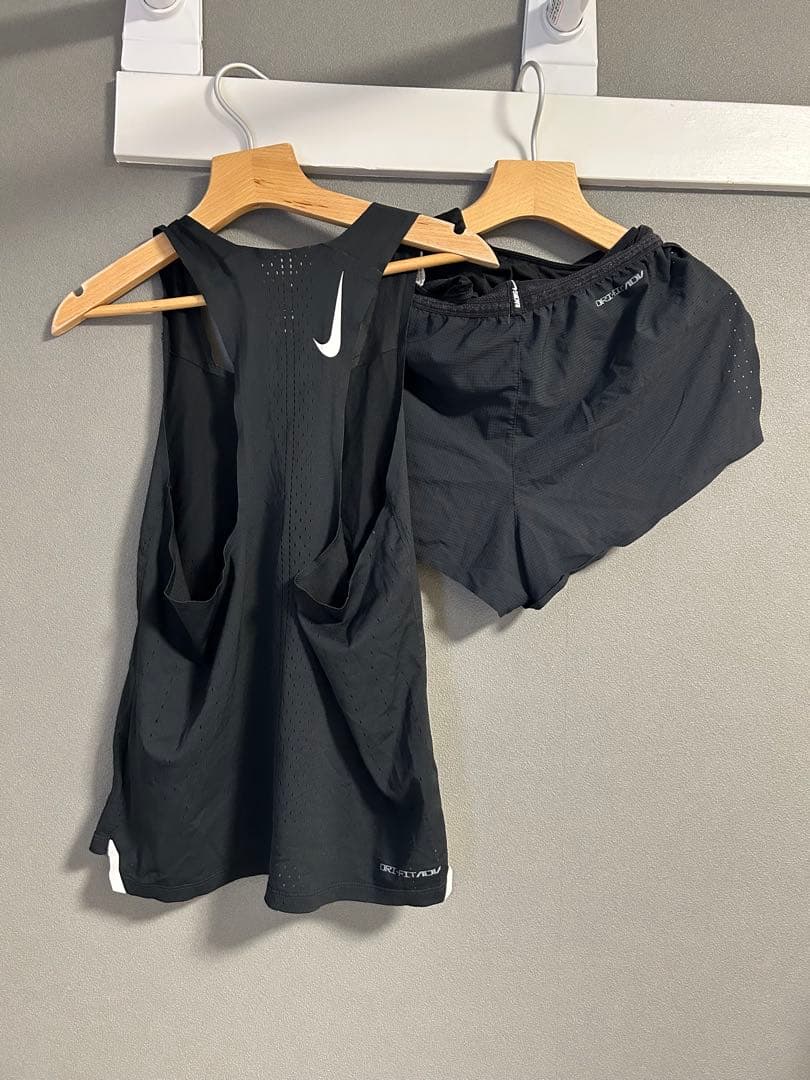 Nike エアロスイフト上下