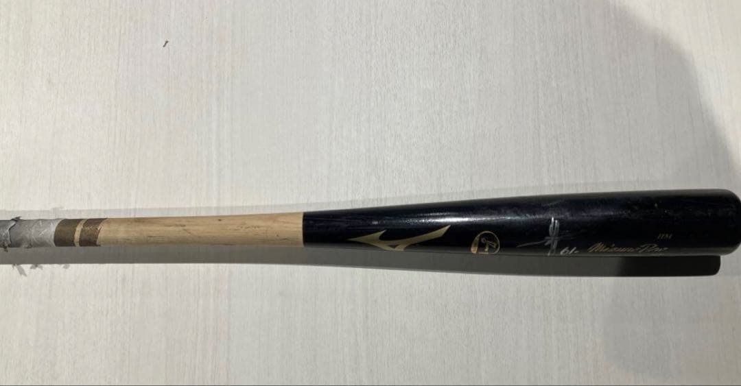 千葉ロッテ山本大斗実使用サインバットとサインボール