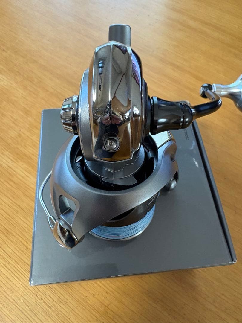 DAIWA 25CALDIA LT4000-CXH スピニングリール