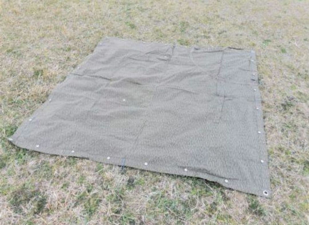 Sランク　デッドストック　東ドイツ軍　放出品　テントシート　ポール・ペグ付き