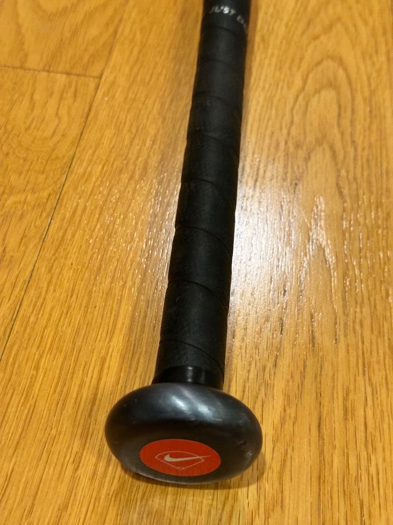 ナイキNIKEダイヤモンドエリート軟式用金属バット84cm6.95DIA720g