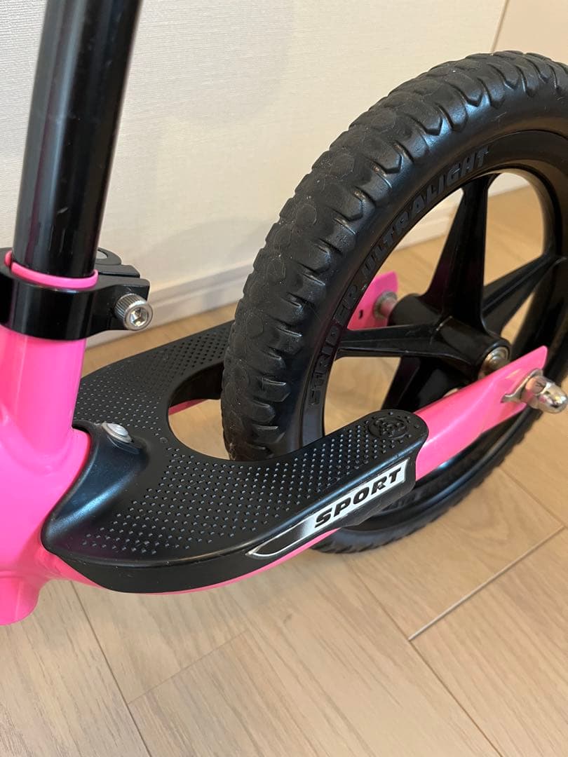 【美品・室内保管】ストライダー スポーツモデル 12インチ ピンク 日本正規品