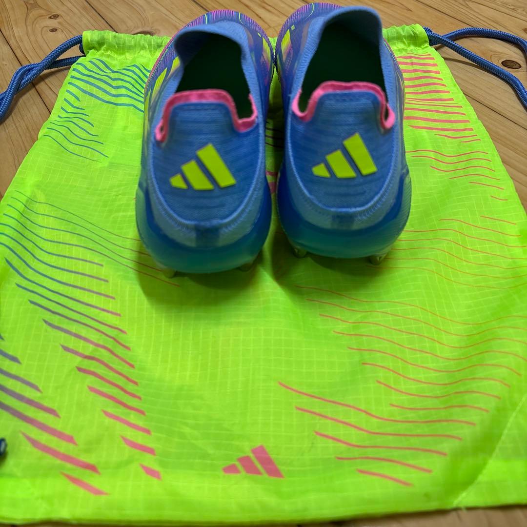 アディダスF50 ELITE レースレス SG