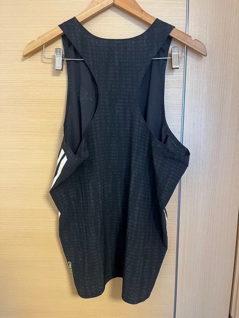 ス*ー様 ADIZEROランニングシングレット