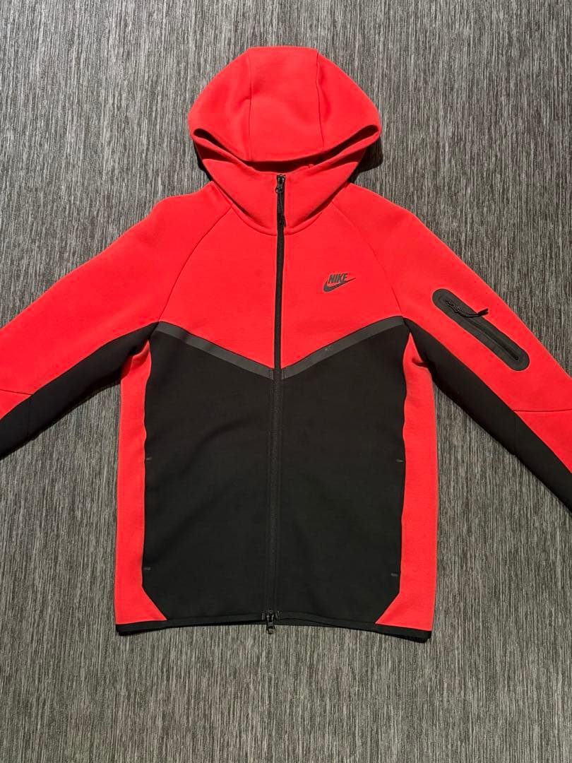 NIKE テックフリース　赤黒　S 正規品　希少品
