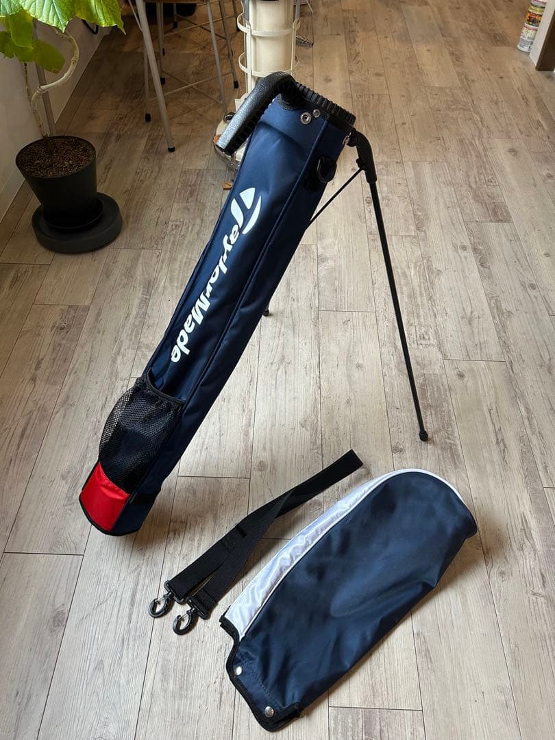 TaylorMade TM24トゥルーライトセルフスタンド