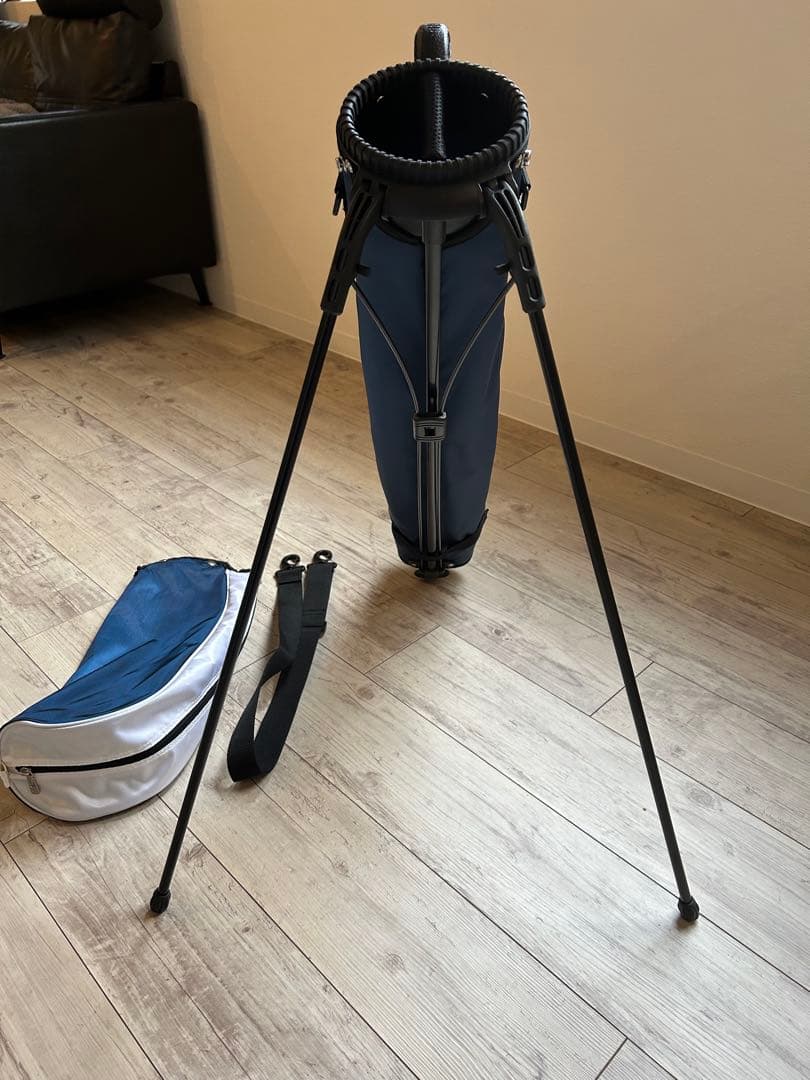TaylorMade TM24トゥルーライトセルフスタンド