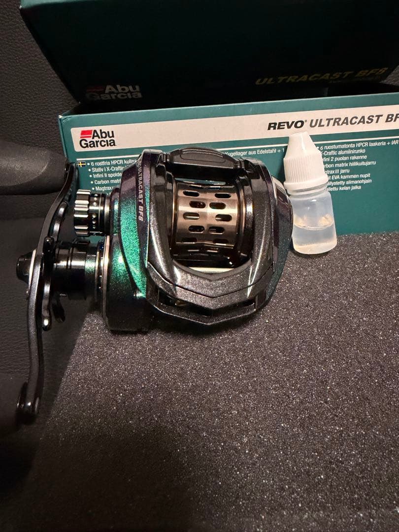 Abu Garcia REVO ULTRACAST BF8 ベイトリール中古美品
