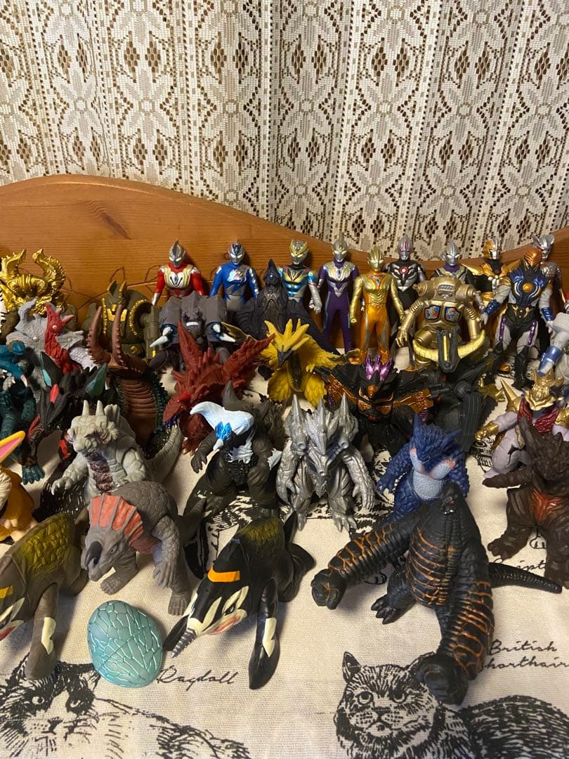 ウルトラマンシリーズ 怪獣フィギュア 美品 90体以上 まとめ売り