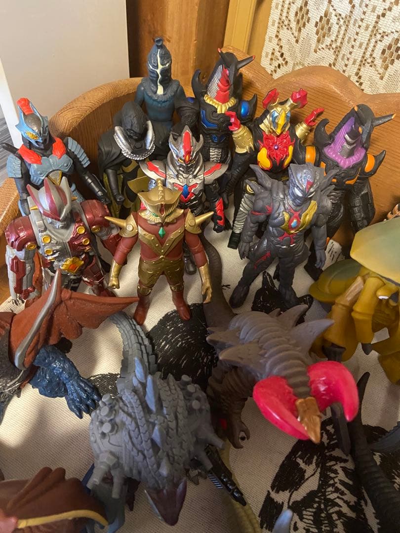 ウルトラマンシリーズ 怪獣フィギュア 美品 90体以上 まとめ売り