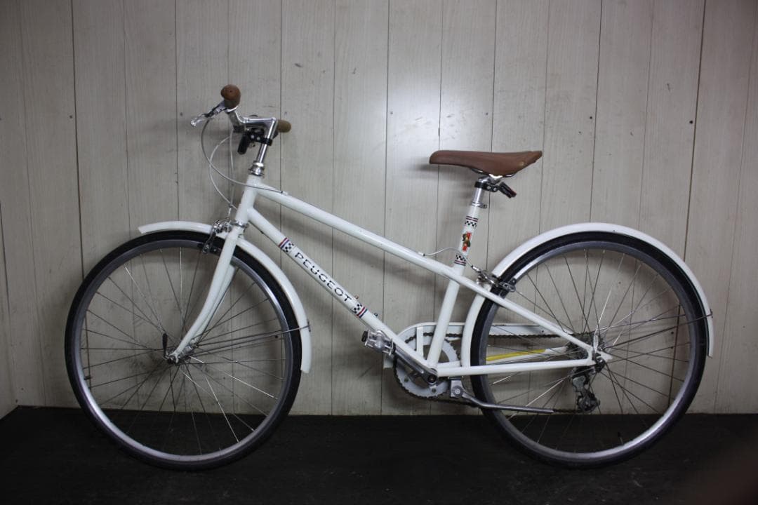 プジョーPEUGEOT CLASSIC 26型シマノ8速 430mmクロスバイク