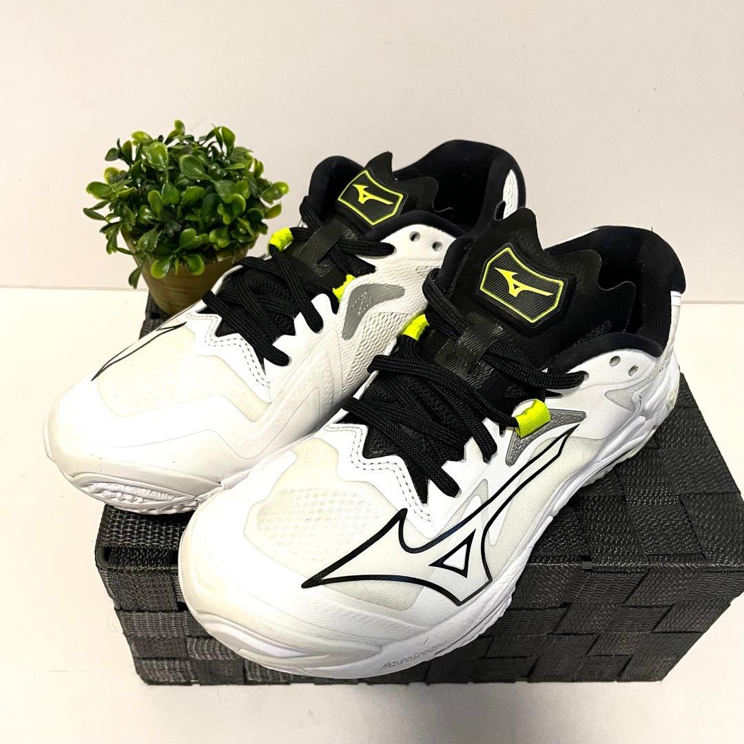 MIZUNO◾️ミズノ◾️バレーボールシューズ ◾️ウエーブライトニングZ8◾️23.5