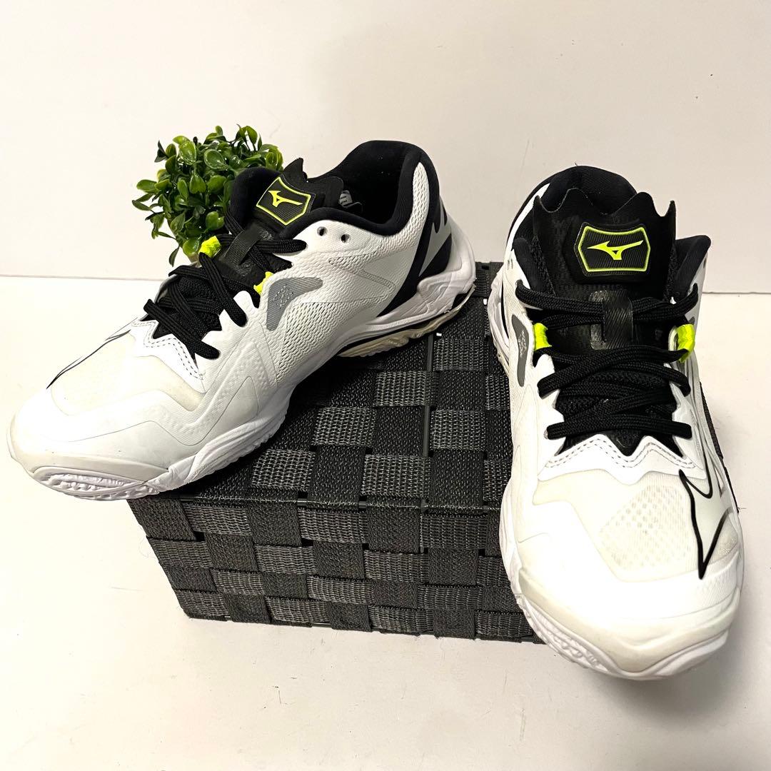 MIZUNO◾️ミズノ◾️バレーボールシューズ ◾️ウエーブライトニングZ8◾️23.5
