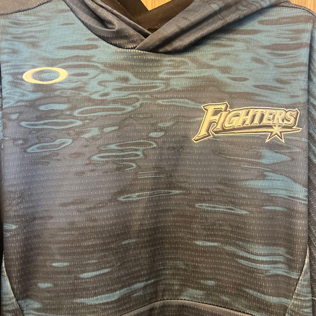 日本ハムファイターズOakley Fightersユニフォーム フード付きXL