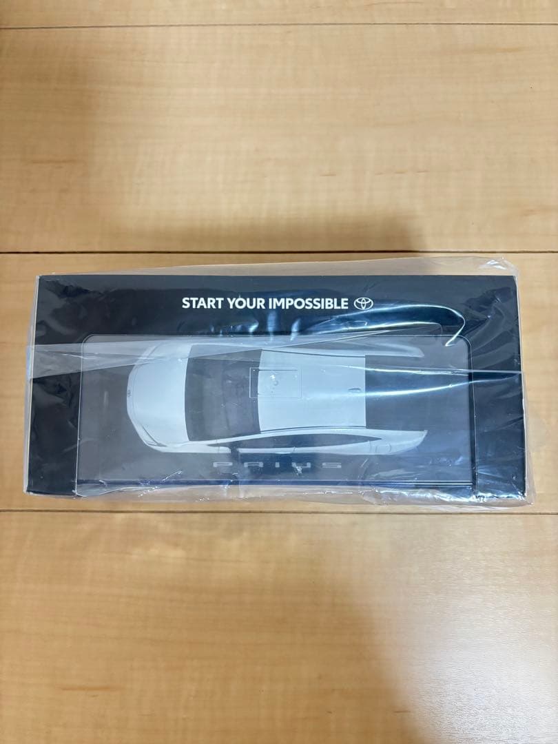 トヨタ プリウス 1/30ミニカー　ホワイト　新品　未開封