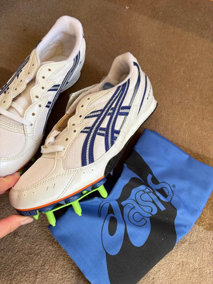 asics タイガーパウスパイクシューズ ホワイト/ネイビー26.5