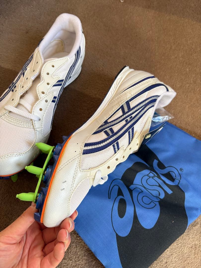 asics タイガーパウスパイクシューズ ホワイト/ネイビー26.5