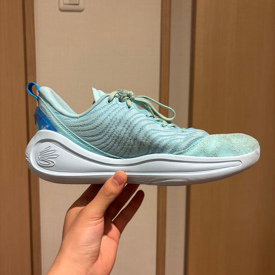 Curry12 水色