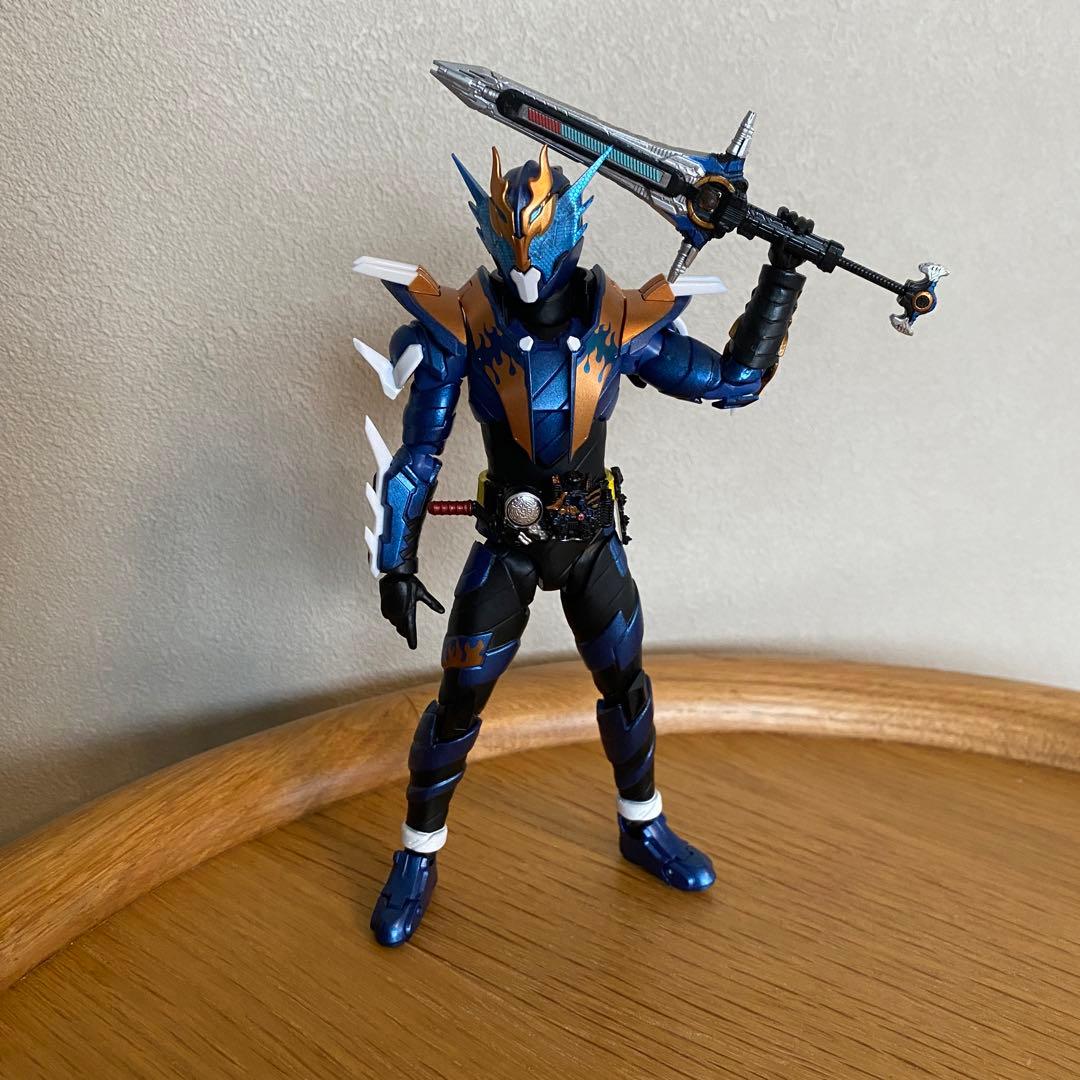 Shfiguarts フィギュアーツ 仮面ライダークローズ　メタルビルド　000