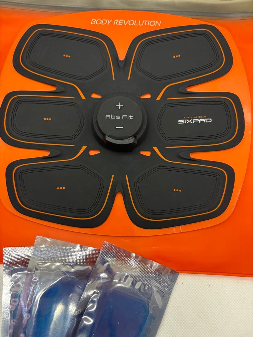 【月末限定大セール】【美品】充電式　新品ジェル付SIXPAD アブズフィット2
