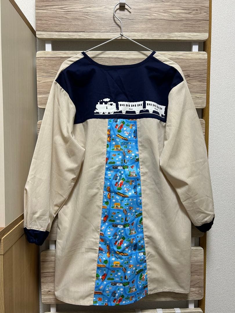 トーマス エプロン スモック 保育士 幼稚園 新品タグ付き フリーサイズ