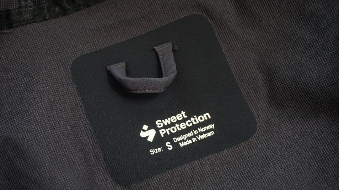 Sweet Protection 防風透湿ソフトシェル　レディース海外S