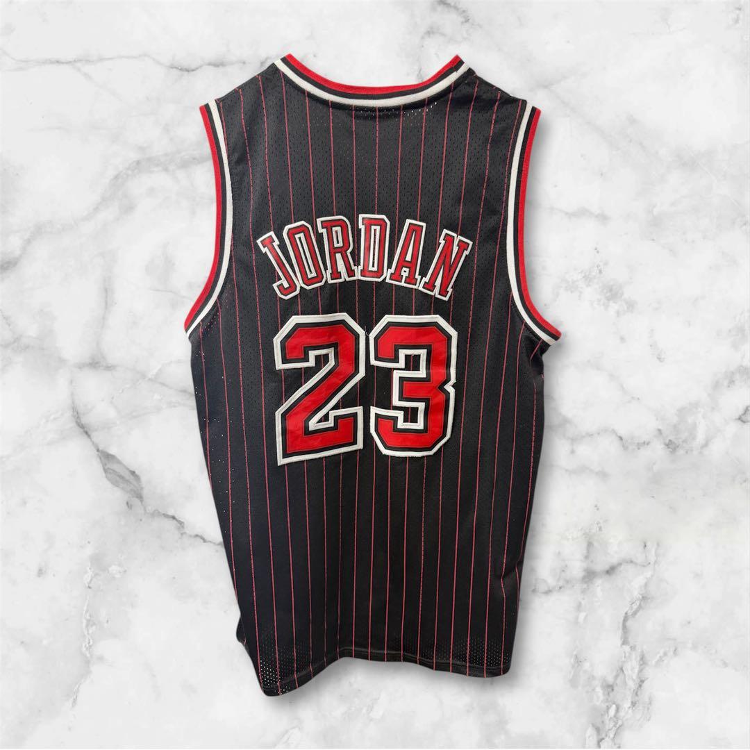 ［美品］［大幅値下げ］NBA ブルズ　マイケルジョーダン　ユニフォーム