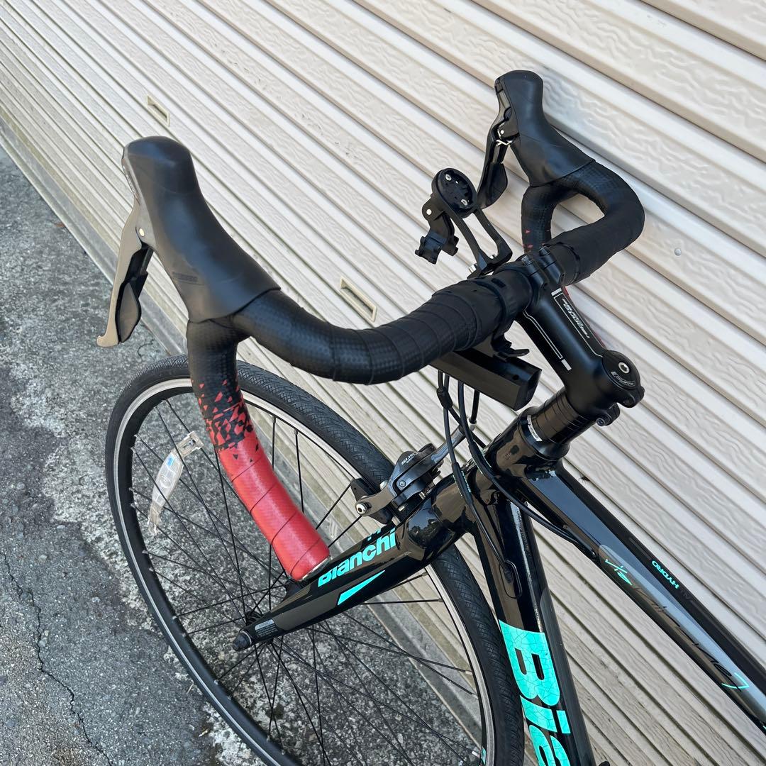 Bianchi 自転車 ブラック/ターコイズ フレームバッグ付き