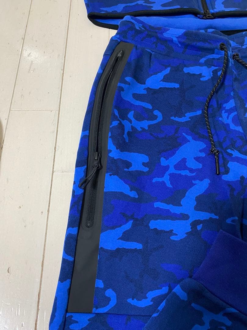 ナイキテックフリース　セットアップMブルーカモ