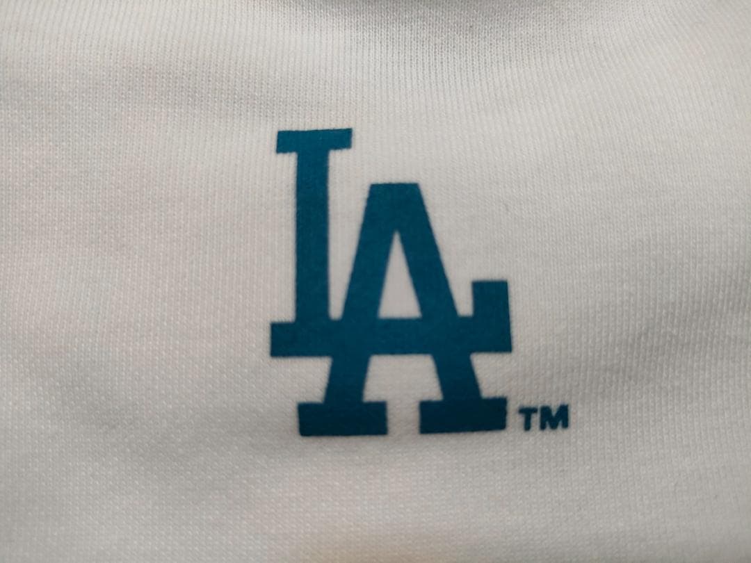 【亮ちゃん、新品】PEANUTS DODGERS スヌーピー ユニフォーム